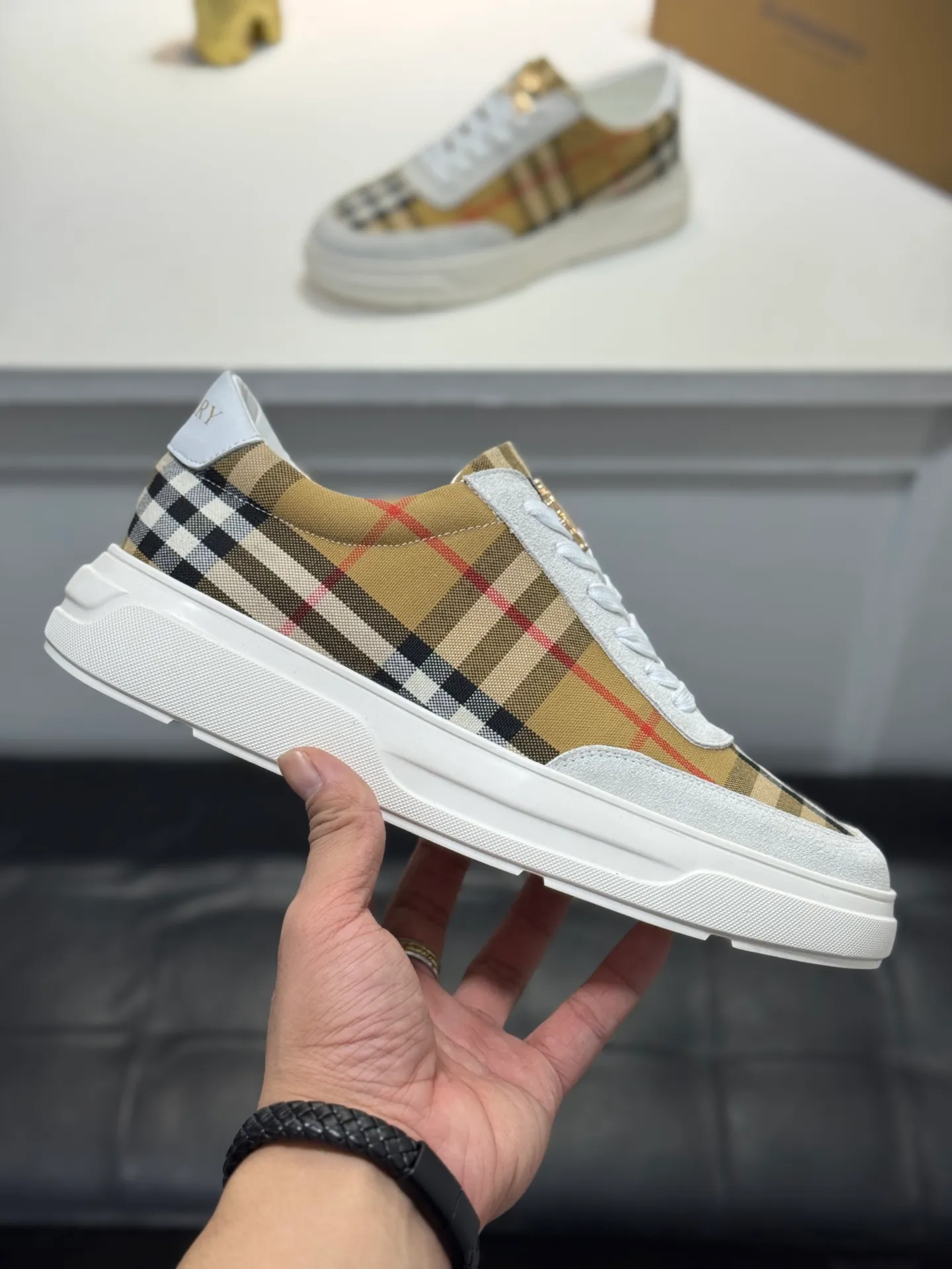 Men's Men's Shoes 💰420 [New Style] 🦑🦑BURBERRY◾▫️The new Burberry men's classic low-top sneakers are reinterpreted with Vintage retro plaid cotton and cowhide material, and are decorated with a new brand logo. Genuine leather lining, wear-resistant and non-slip rubber outsole! Available in multiple colors, a must-have for men. Size: 38-44 (45 customized